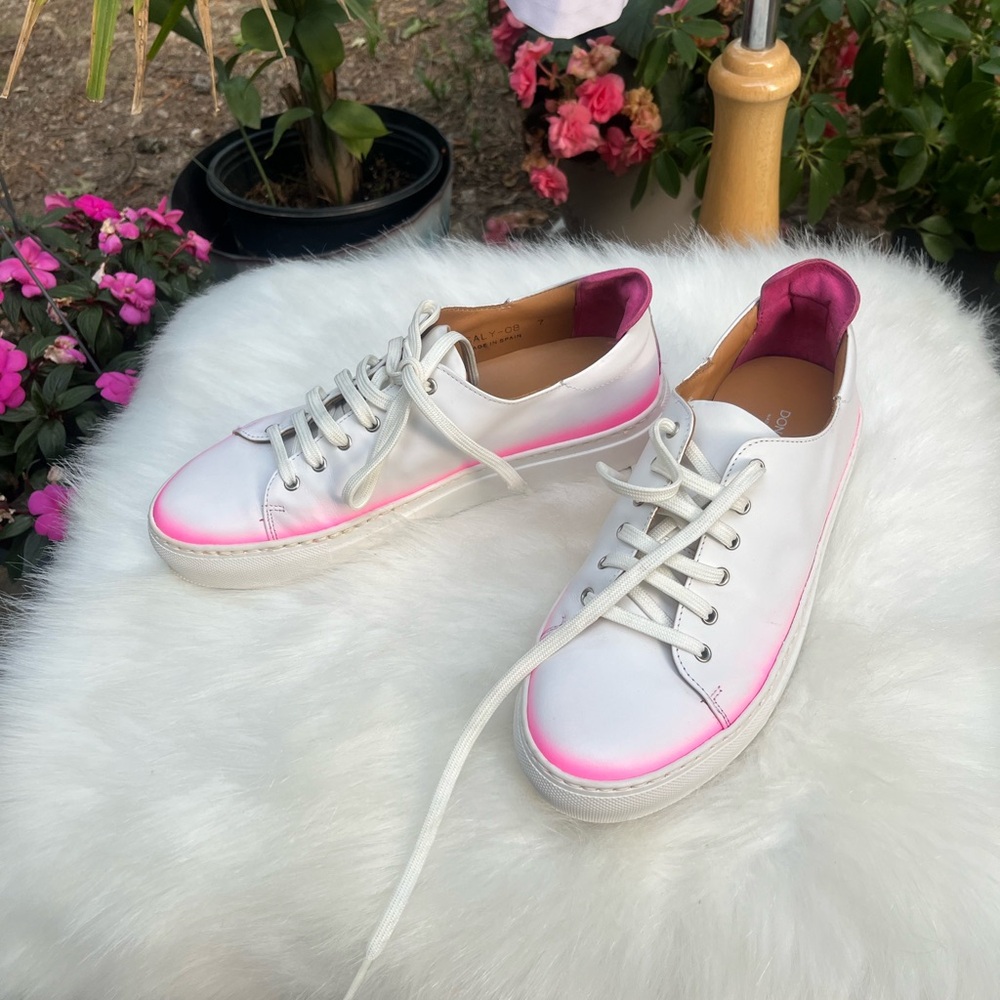 Donald J. Pliner Caly Leather Athletic Shoes NEW, Size 7, Made in Spain β¨ - Picture 3 of 11